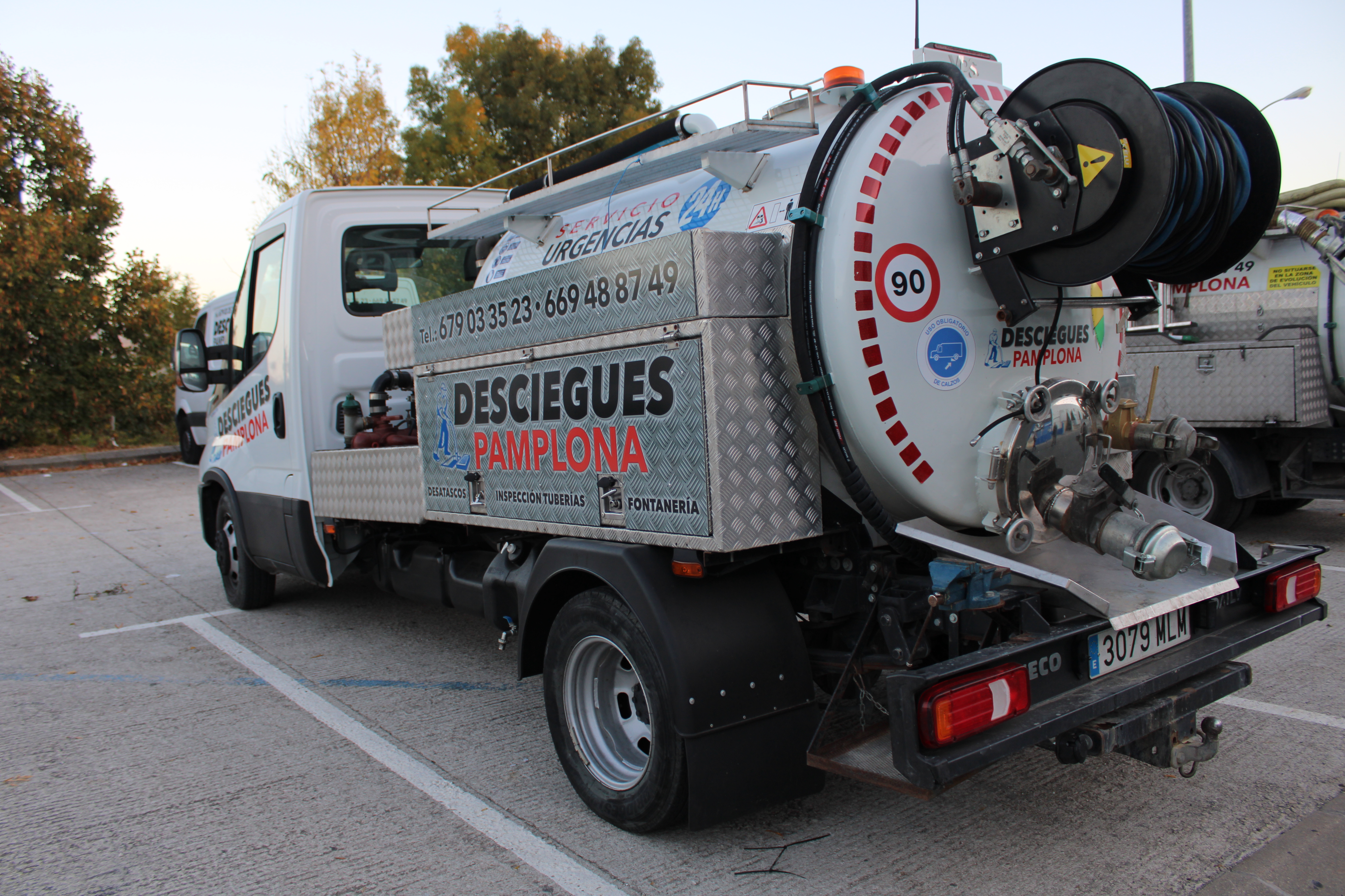 Camión cuba realizando intervención en Aranguren